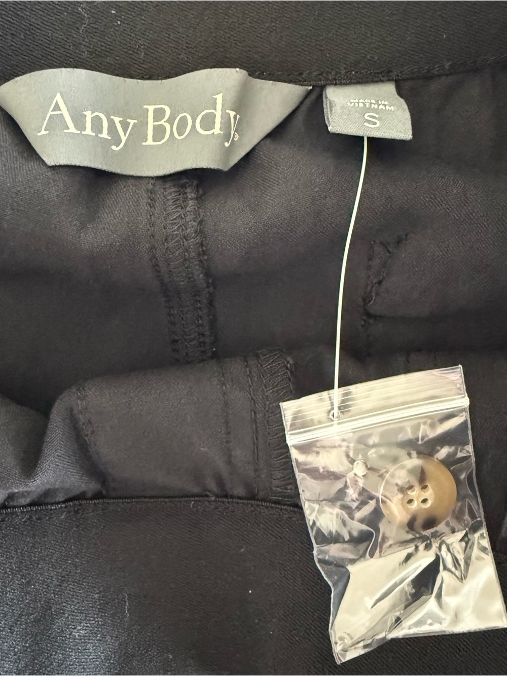 NWT Anybody All Stretch Twill Wide Leg Cropped Black Pant Women’s Size Small - Picture 3 of 8